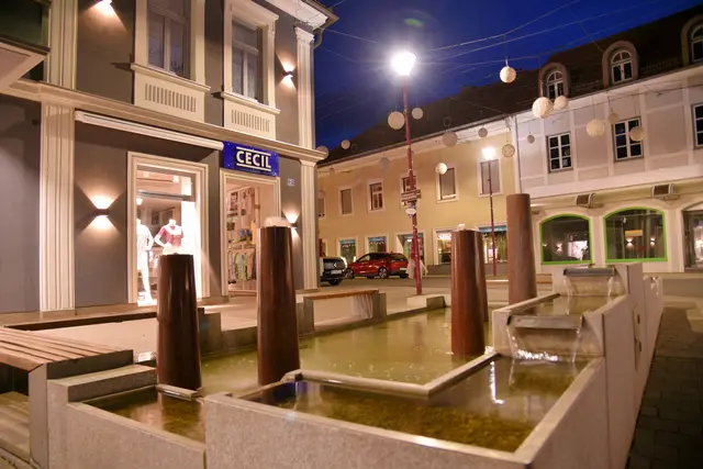 Der Dornbrunnen im Zentrum der Thermenhauptstadt. | Foto: Josi Thaller