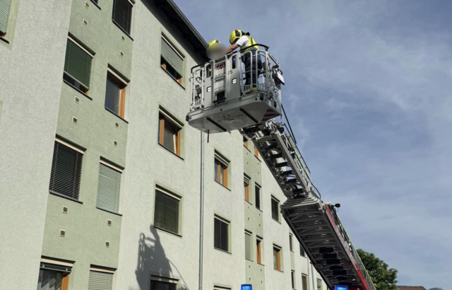 Feuerwehr befreit mehrere Personen aus misslicher Lage