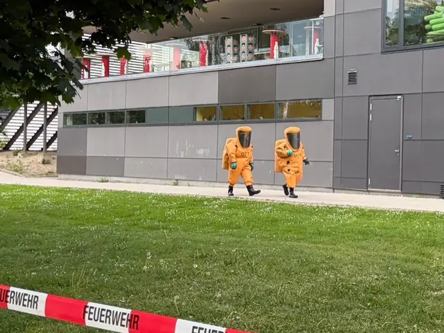 Am Montag kam es im Linzer Parkbad zu einem Chlorgas-Austritt. | Foto: Linzer Berufsfeuerwehr