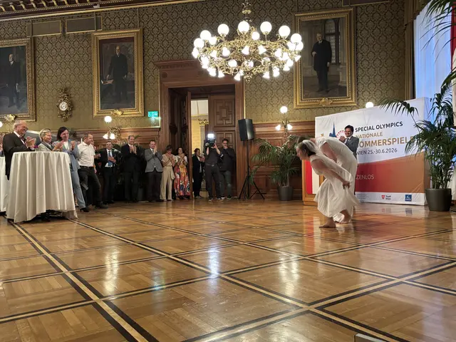 Die Tanzdarbietung des Vereins "Ich bin O.K." begeisterte die Gäste des Charity-Dinners zugunsten von Special-Olympics-Österreich. | Foto: Mathias Kautzky/MeinBezirk