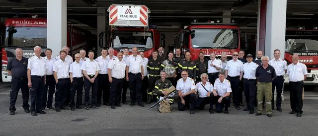 Die Abordnung der Freiwilligen Feuerwehr aus Feldkirchen mit ihren Gastgebern den Kameraden der Berufsfeuerwehr aus Triest. | Foto: Freiwillige Feuerwehr Feldkirchen.
