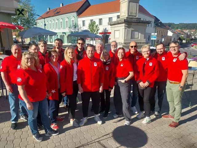Großer Andrang beim Maibaumaufstellen der SPÖ Pinkafeld