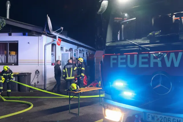 Rasche Löscharbeiten bei Grillrestaurant verhindern Schlimmeres