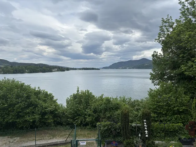 Viele Einheimische genießen hier vor allem die Nähe zum See. | Foto: MeinBezirk.at