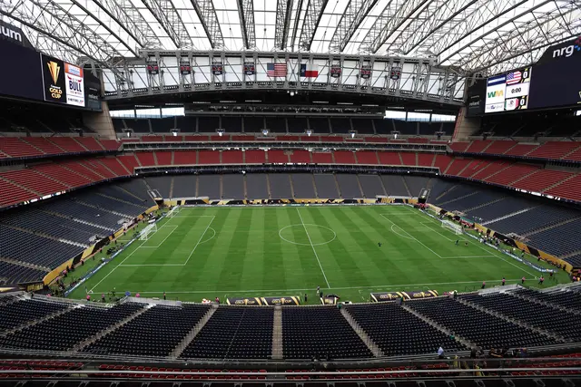 Noch ein Stadion mit fünf Gruppenspielen ist das NRG Stadium mit schließbarem Dach in Houston (Texas), der sportlichen Heimat der Houston Texans (NFL).  | Foto: APA-Images / AFP Getty / OMAR VEGA