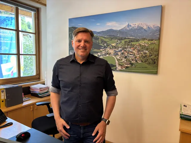 Der Bürgermeister von Werfenweng, Kurt Daxer, sprach über die wichtigsten Projekte. | Foto: Emanuel Hasenauer