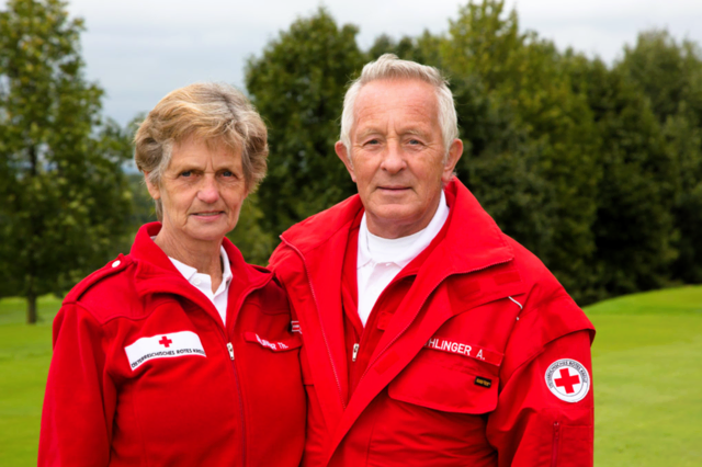 Vereint im Helfen: 32 Rotkreuzjahre teilte Alfred Öhlinger mit seiner Theresia den Einsatz "aus Liebe zum Mesnchen". | Foto: OÖRK/Herbe