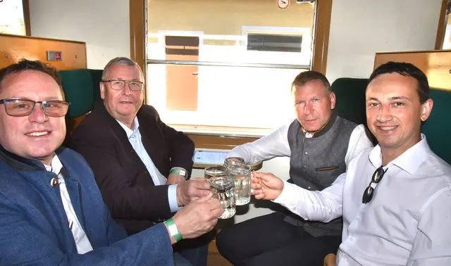 Gute Fahrt und Prost | Foto: Herbert Schleich