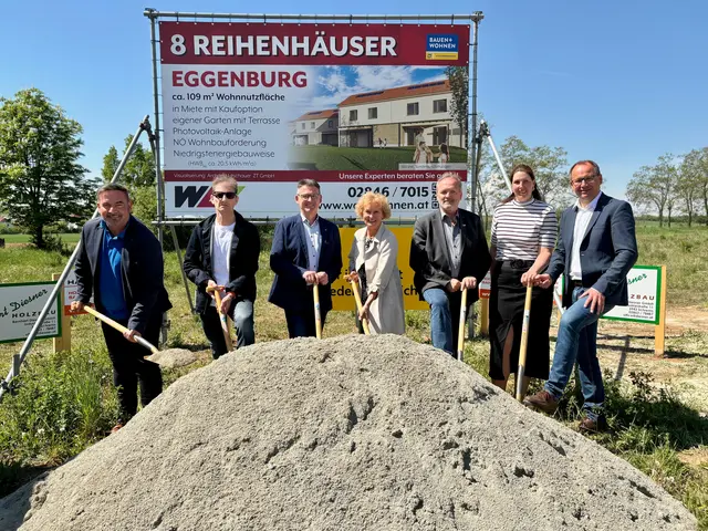 Der Spatenstich erfolgte in Eggenburg bereits - der Baustart muss noch warten. | Foto: Markus Kahrer