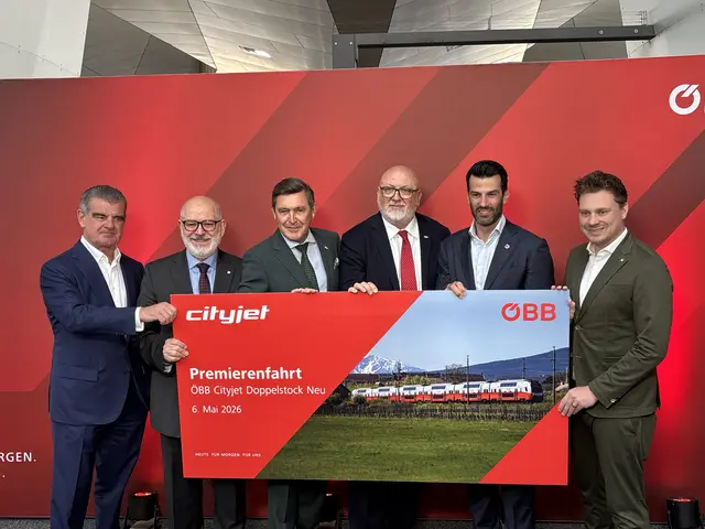 v. l.: Spuhler (Stadler), Al-Rawi (SPÖ Wien), Hanke (Infrastrukturminister, SPÖ), Matthä (ÖBB CEO), Landbauer (NÖ-Verkehrslandesrat, FPÖ) und Krumböck (Landtagsabgeordneter NÖ, ÖVP). | Foto: Antonio Šećerović/MeinBezirk