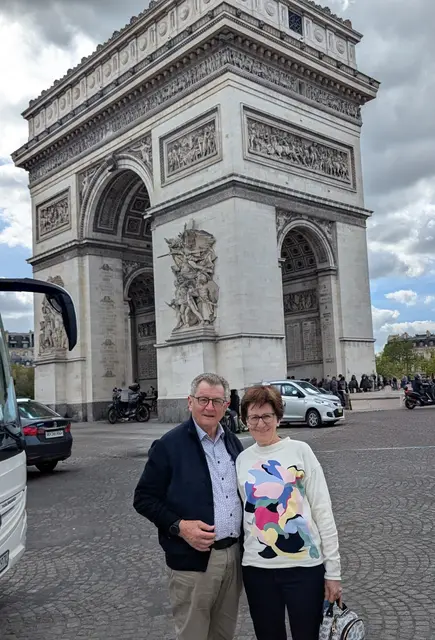 Johann und Christa Buchinger am Triumphbogen | Foto: Johann Buchinger