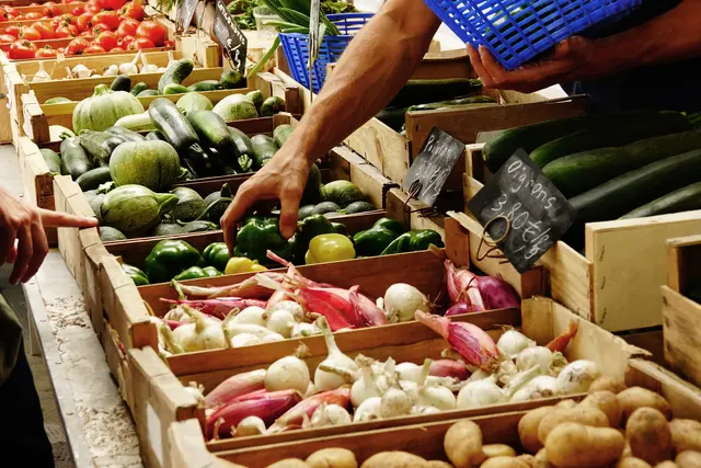 Frische Produkte am Wochenmarkt | Foto: anecaroline