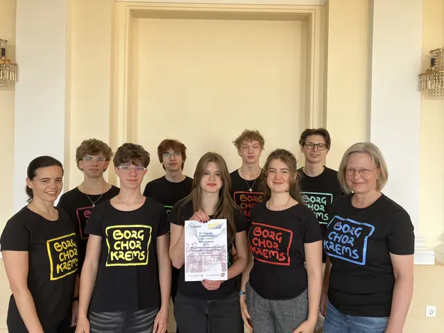 Chorleiterin Agnes Frittum, Florian Gallasch, Stanislaw Pawlowski, Simon Stierschneider, Verena Priesching, Ferdinand Wollny, Luisa Krapfenbauer, Simon Langhammer und Pianistin Karoline Kovac-Hinterleitner
 | Foto: BORG Krems