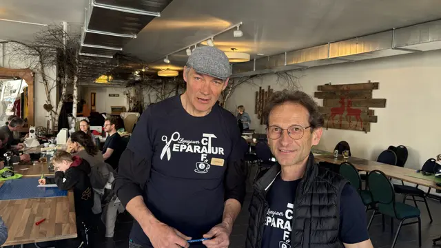 Die beiden Lungauer Repair-Café-Pioniere Leonhard und Peter beim 23. Lungauer Reparaturcafé am 25. April 2026. | Foto: pjw