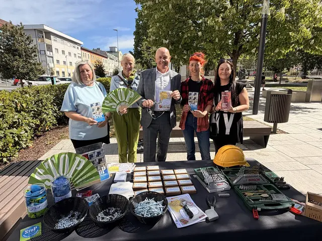 Vertreterinnen der Frauenberatungsstelle Oberwart und Bürgermeister Georg Rosner setzen sich für das Projekt „StoP – Stadtteile ohne Partnergewalt“ ein. | Foto: Stadtgemeinde Oberwart