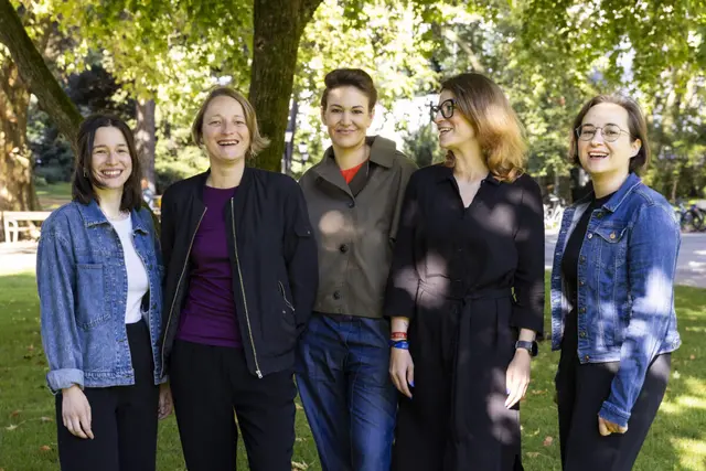 Das Literaturfest findet von 27. bis 31. Mai 2026 über die ganze Stadt Salzburg verteilt statt – und im Festzentrum im Kurgarten. | Foto: Erika Mayer