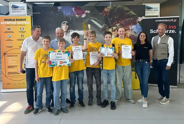 Die MS Riedau darf nun auch beim Österreichbewerb in Klagenfurt im Juni zeigen, was sie in Sachen Robotik drauf hat. | Foto: Techno-Z