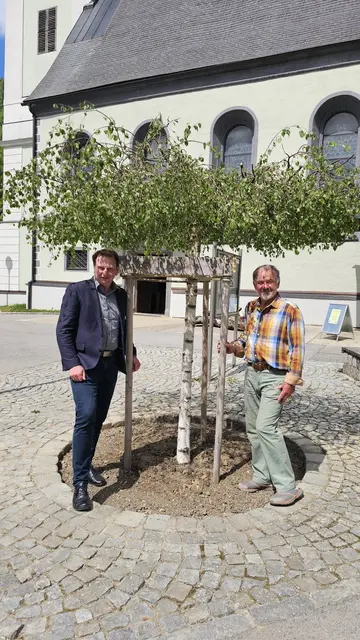 Andreas Fallmann (SPÖ) und Pfarrer Franz Josef Trondl. | Foto: Marktgemeinde Gaming