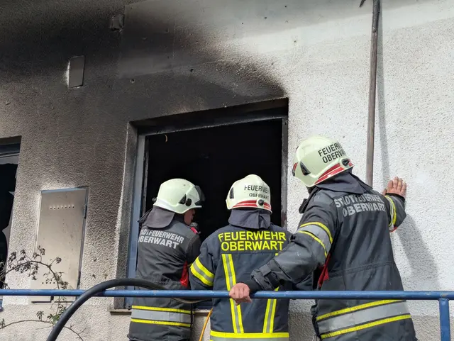 Nach dem Löscheinsatz rückte die Stadtfeuerwehr Oberwart noch zu einer Fahrzeugbergung aus.