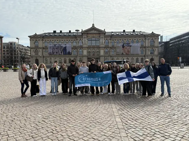 Die Voitsberger Jugendlichen am Hauptplatz von Helsinki | Foto: HAK Voitsberg