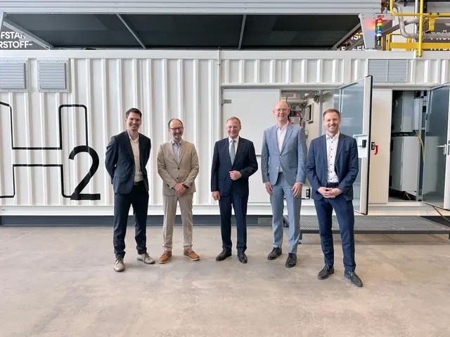 Von links: Fabian Hainzl (Hainzl), Helmut Possegger (Hainzl), LH Thomas Stelzer, Stadtrat Thomas Gegenhuber (Stadt Linz), Christoph Kappacher (Hainzl). | Foto: Hainzl Industriesysteme GmbH
