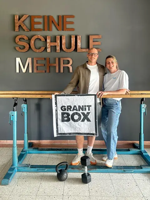 Im Oktober geht es los: Florian Bruckmüller und Jutta Gahleitner freuen sich auf die neue 555 m² große Granitbox: The Gym.  | Foto: Q77