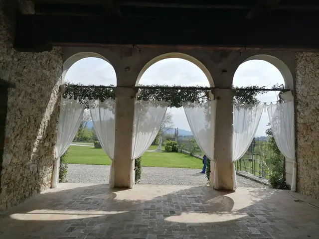 Kulturfahrt zu Trigeniale Brda 26: Villa Gallici Deciani - Blick aus den Barcassen.                 
