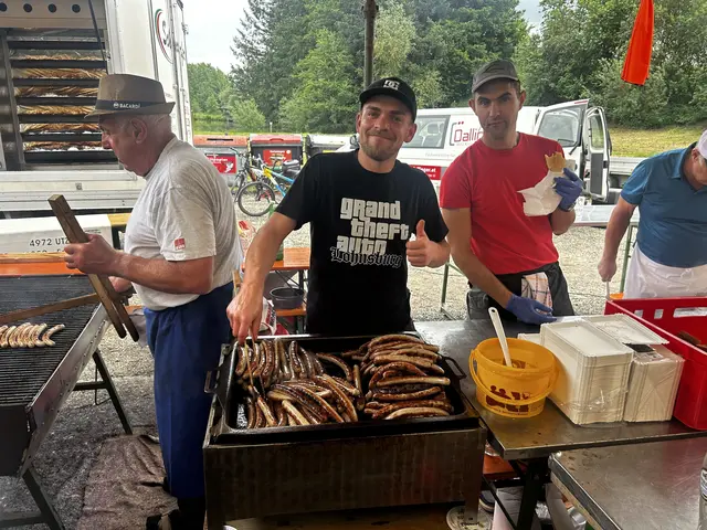 Auch die Helfer sind stets gut gelaunt. | Foto: Kirtag Lohnsburg