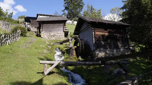 Mühlenführung am Mühlenweg in Maria Luggau