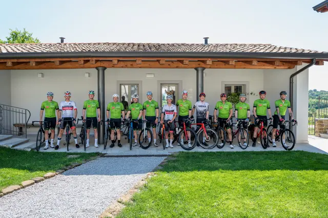 Athletinnen und Athleten des LAC Unlimited beim Radtrainingslager in der Region rund um Görz sowie Kevin Kraly beim Einsatz beim DrassmarktRun. | Foto: LAC Unlimited