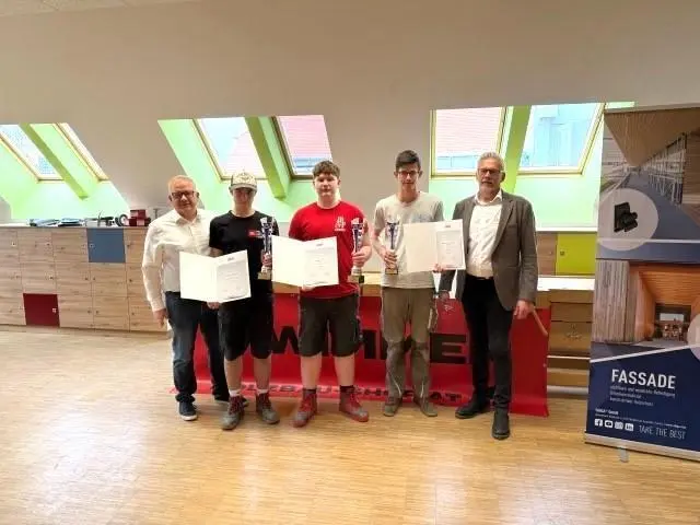 Landeslehrlingswart Josef Schedl, Marco Schneider, Dominic Sühs, Alexander Gleichweit und Landesinnungsmeister Mst. Josef Sachs (v. l.) | Foto: WKB