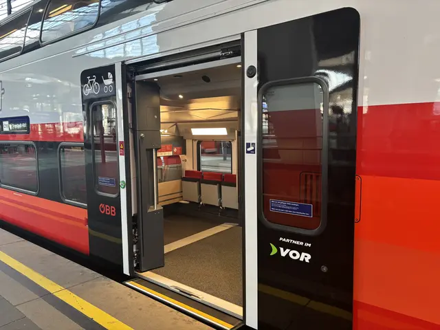Der neue Cityjet Doppelstockzug der ÖBB. | Foto: Antonio Šećerović/MeinBezirk