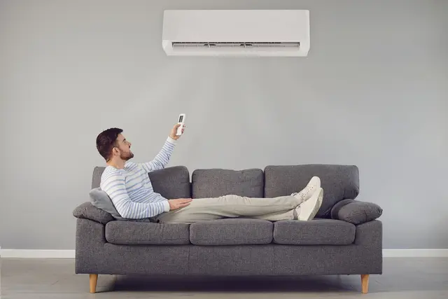 Der Sommer 2026 dürfte wieder heiß werden. Wer keine Lust darauf hat in den eigenen vier Wänden zu schwitzen, der sollte sich jetzt schon nach einer Klimaanlage oder einem Ventilator umsehen, bevor sie ausverkauft sind. | Foto: Pixabay / Joseph Mucira