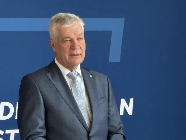 Landesrat Anton Kasser präsentierte die geplanten Reformen im Gesundheitswesen. | Foto: Alexandra Goll
