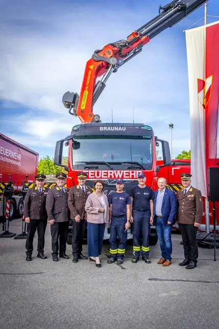 Ein neuer Feuerwehrkran wurde in Dienst gestellt. | Foto: Kollinger