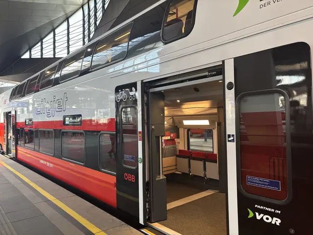 Der neue Cityjet Doppelstockzug der ÖBB. | Foto: Antonio Šećerović/MeinBezirk
