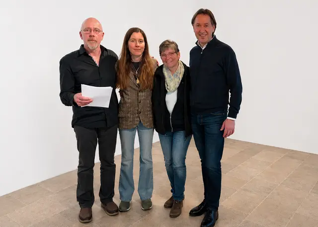 Manfred und Tamara Rachbauer (1. und 2. von links) brachten ihre skurrilen Geschichten in die Herzogsburg nach Braunau. | Foto: Rachbauer