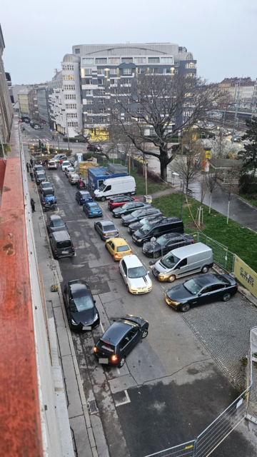 Wie eine Anrainerin schildert, sei die Situation besonders an Samstagen schwierig. Autos würden in der ohnehin belasteten Sackgasse in zweiter Spur halten. | Foto: Z.V.g.