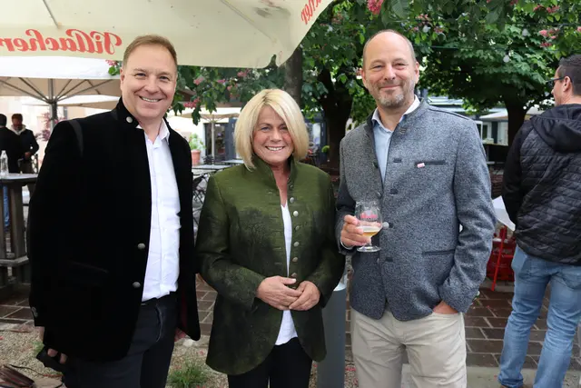 Mit dabei war auch Villachs Vizebürgermeisterin Gerda Sandriesser mit Christian Kohlmayer (l.) | Foto: MeinBezirk/Chiara Kresse