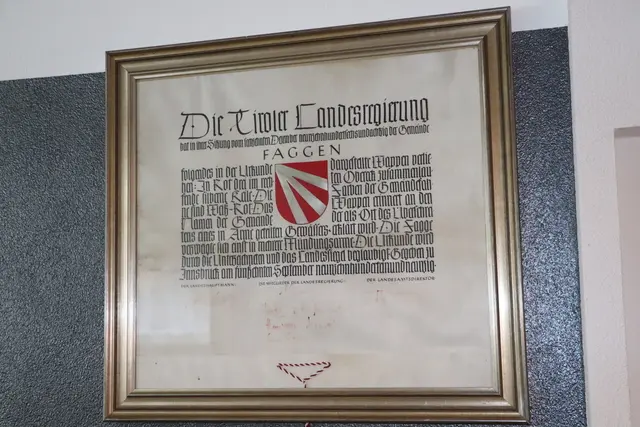 Im Jahr 1986 wurde der Gemeinde Faggen durch die Tiroler Landesregierung das Wappen verliehen. | Foto: Thomas Seelos