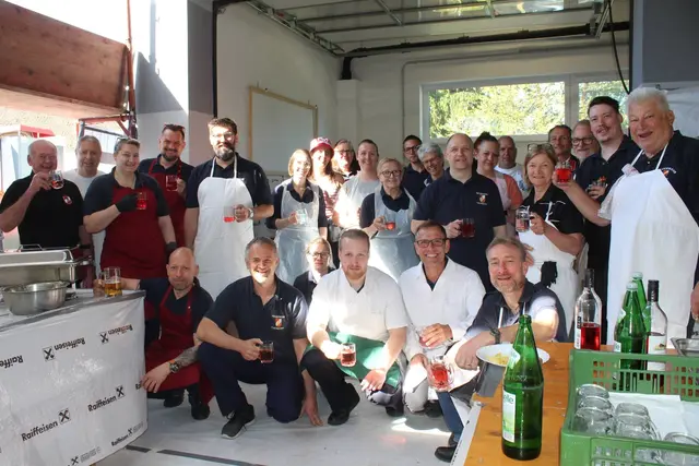 Hinter dem erfolgreichen Fest stehen natürlich unzählige Helferinnen und Helfer. Am Bild das Küchenteam der FF Thondorf. | Foto: FF Thondorf