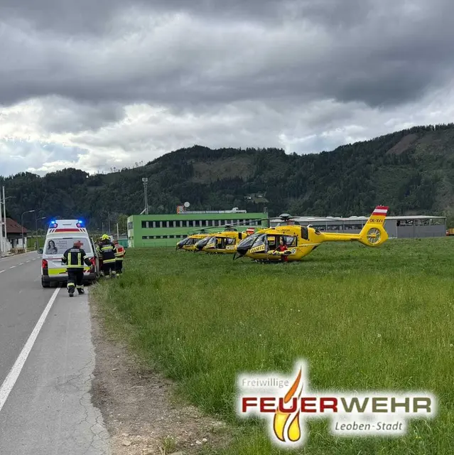 Mehrere verletzte Personen mussten nach einer Gasexplosion in Leoben-Göss mit Rettungshubschraubern abtransportiert werden. 