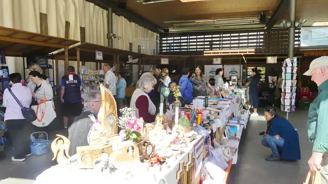 Mit 18 Ausstellern konnte eine besonders vielfältige Produktpalette geboten werden. | Foto: Gemeinde Radfeld