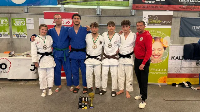 V. l.: Anna Bachler, Jan Englputzeder, Giorgi Nagladze, Stefan Stögmann, Luka Haminger, Jan Pfandl und Vereinsobmann und Coach Patrick Haminger.
Copyright: LZ Multikraft Wels, Abdruck honorarfrei | Foto: LZ Multikraft Wels
