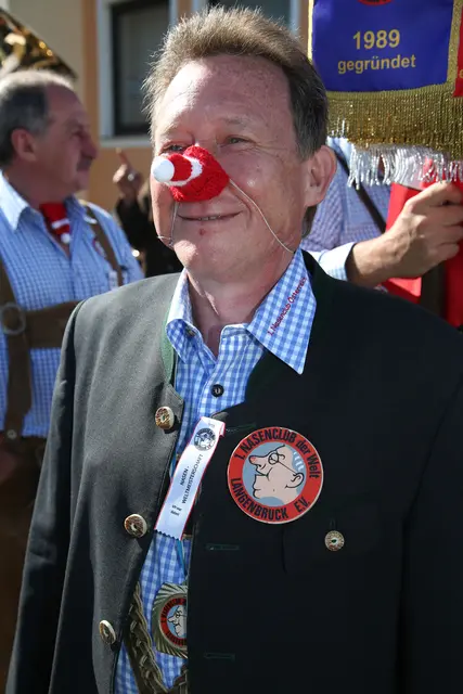 Das Österreichische Team ist dabei meist erfolgreich und präsentiert stolz die „Zinken“. Im Bild: Alfred Pech, Präsident des Nasenclubs. | Foto: Neumayr
