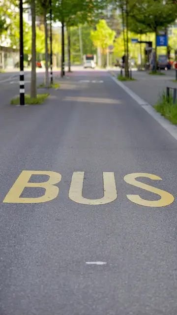 "Haltestellen im Fahrgast-Check": Bei 706 steirischen Haltestellen wurden im Rahmen einer Initiative des Verkehrsclub Österreich Mängel gemeldet. | Foto: pexels / Balvir Singh
