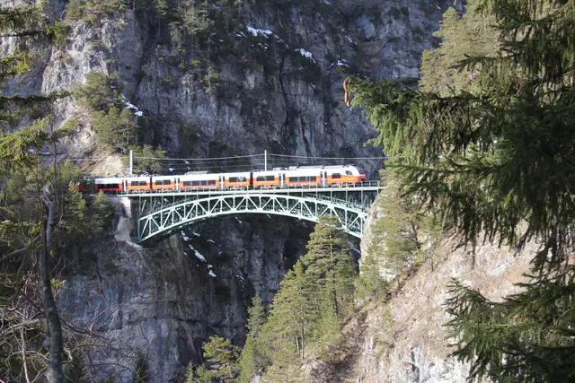 Von Samstag, 9. Mai, bis einschließlich Dienstag, 12. Mai, sind auf der Karwendelbahn keine fahrplanmäßigen Zugfahrten möglich. | Foto: © ÖBB/Kapferer