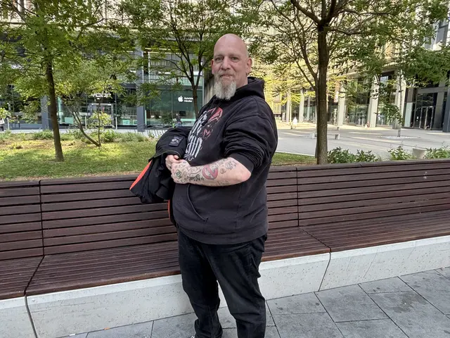 Ghostbusters und Co. auf dem Arm: Wilhelm Gabler hat die Vienna Ghosthunters vor 25 Jahren gegründet. | Foto: Vienna Ghosthunters