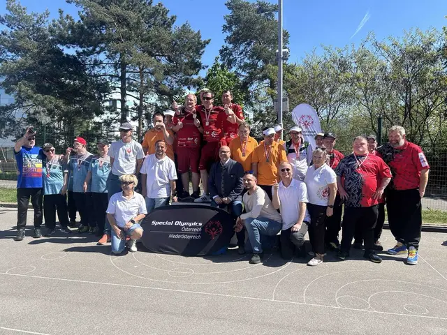 Bei bestem Wettkampfwetter duellierten sich zahlreiche Teams. | Foto: Gemeinde