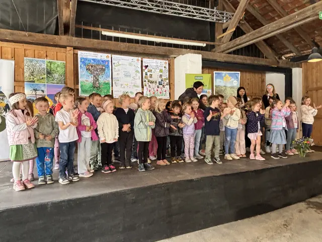 Die Kindergartenkinder des WIKI-Kindergartens aus Gamlitz begeisterten mit der Aufführung des Naturpark-Liedes. | Foto: MeinBezirk/W. Fischer